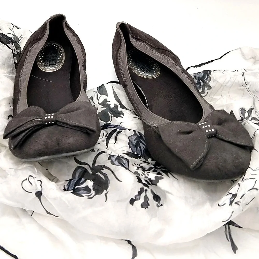 MICHAEL Michael Kors Gray Flats with Bow Women's 6micMichael Kors - Picture 7 of 8